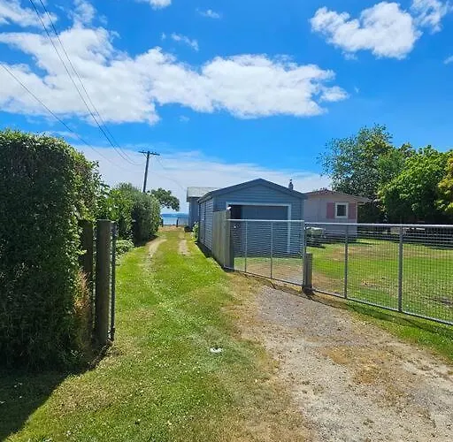 Holiday home Blue Cottage, On The Rotorua