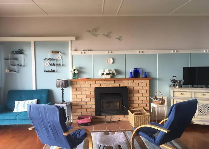 Blue Cottage, On The Rotorua