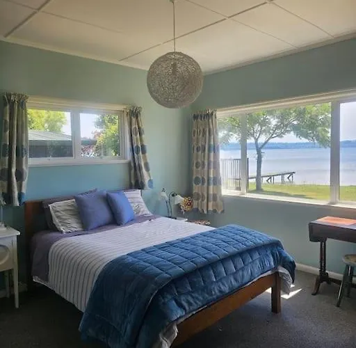 Holiday home Blue Cottage, On The Rotorua