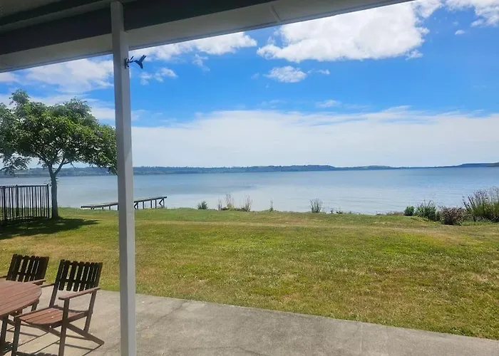 Holiday home Blue Cottage, On The Rotorua